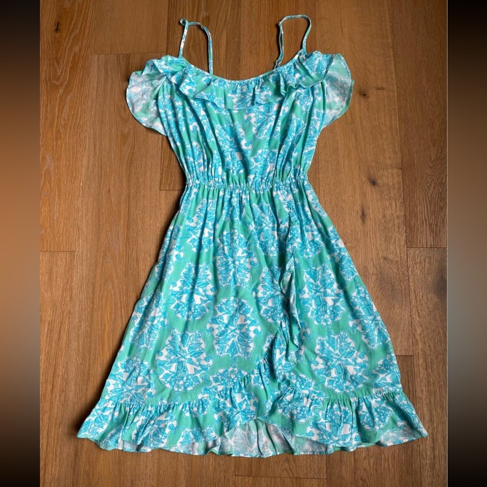 Lilly Pulitzer Medium/large fit dress, Size XS But fits much bigger
